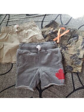 Boys shorts size 12 months $5 if buying 2 or more items